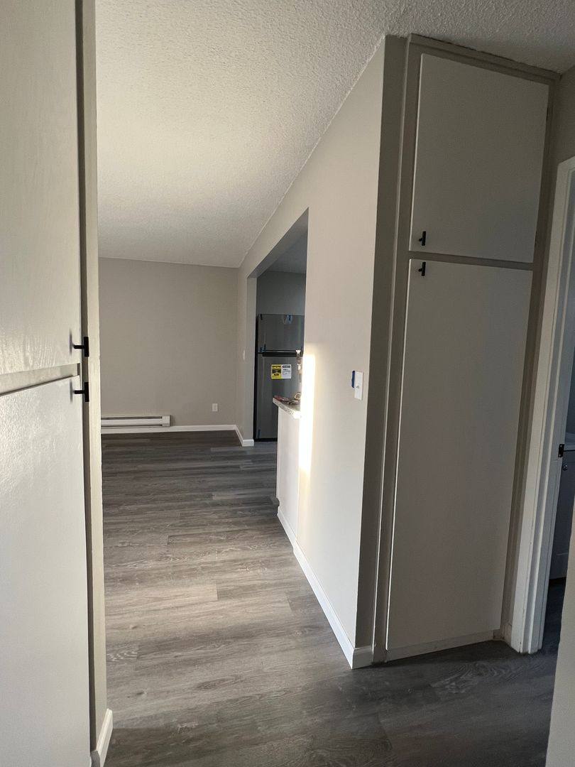 919 Pine St, Central Point, OR 97502 - Apartment for Rent - Image 4