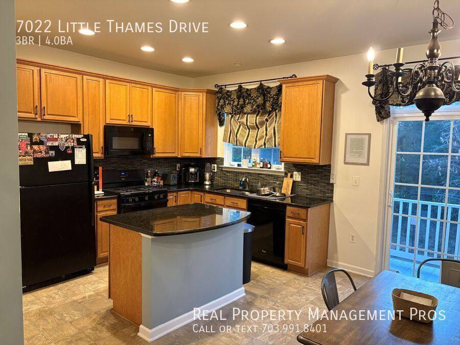Townhouse for rent at 7022 Little Thames Dr, Gainesville, VA 20155