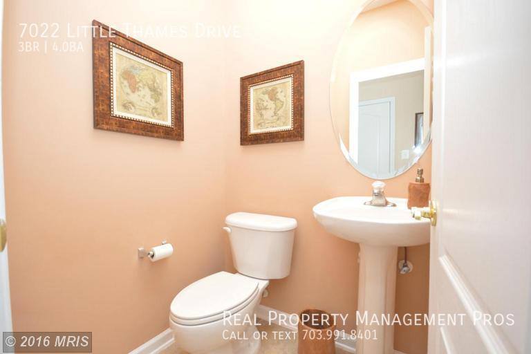 Townhouse for rent at 7022 Little Thames Dr, Gainesville, VA 20155