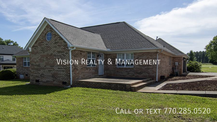 House for rent at 28 Summerwind Dr, Cedartown, GA 30125