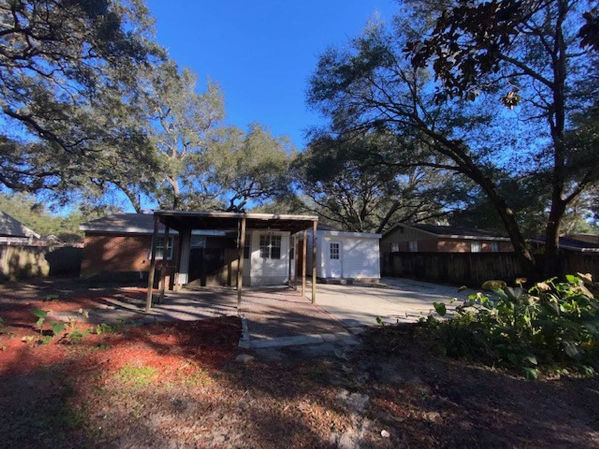 House for rent at 208 20th St, Niceville, FL 32578