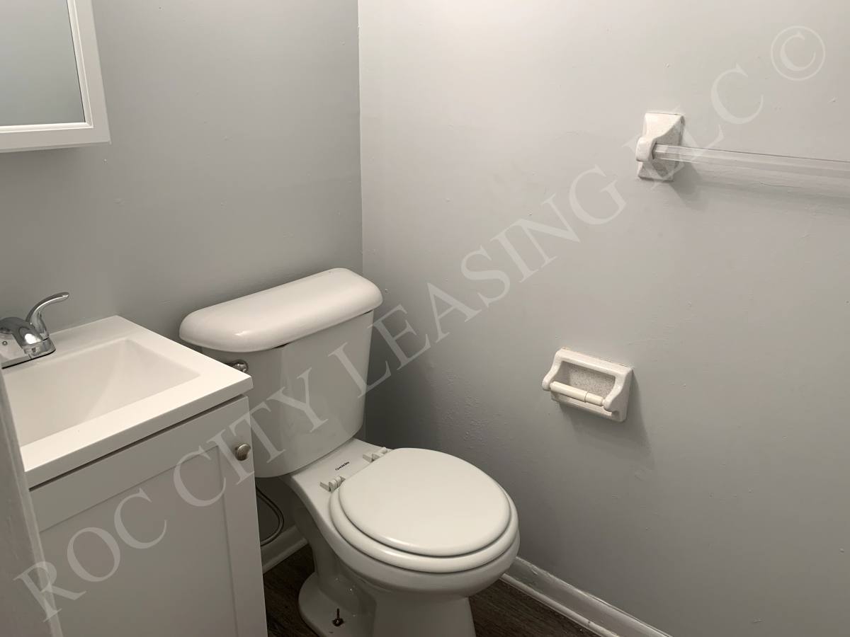Townhouse for rent at 84 Twin Beeches Dr, Rochester, NY 14608