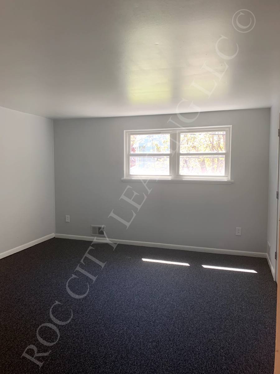Townhouse for rent at 84 Twin Beeches Dr, Rochester, NY 14608