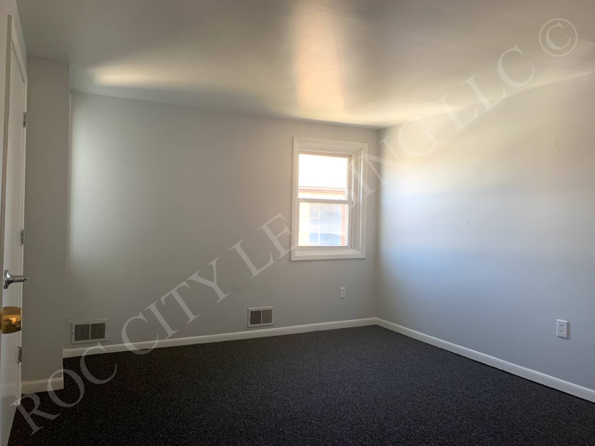 Townhouse for rent at 84 Twin Beeches Dr, Rochester, NY 14608