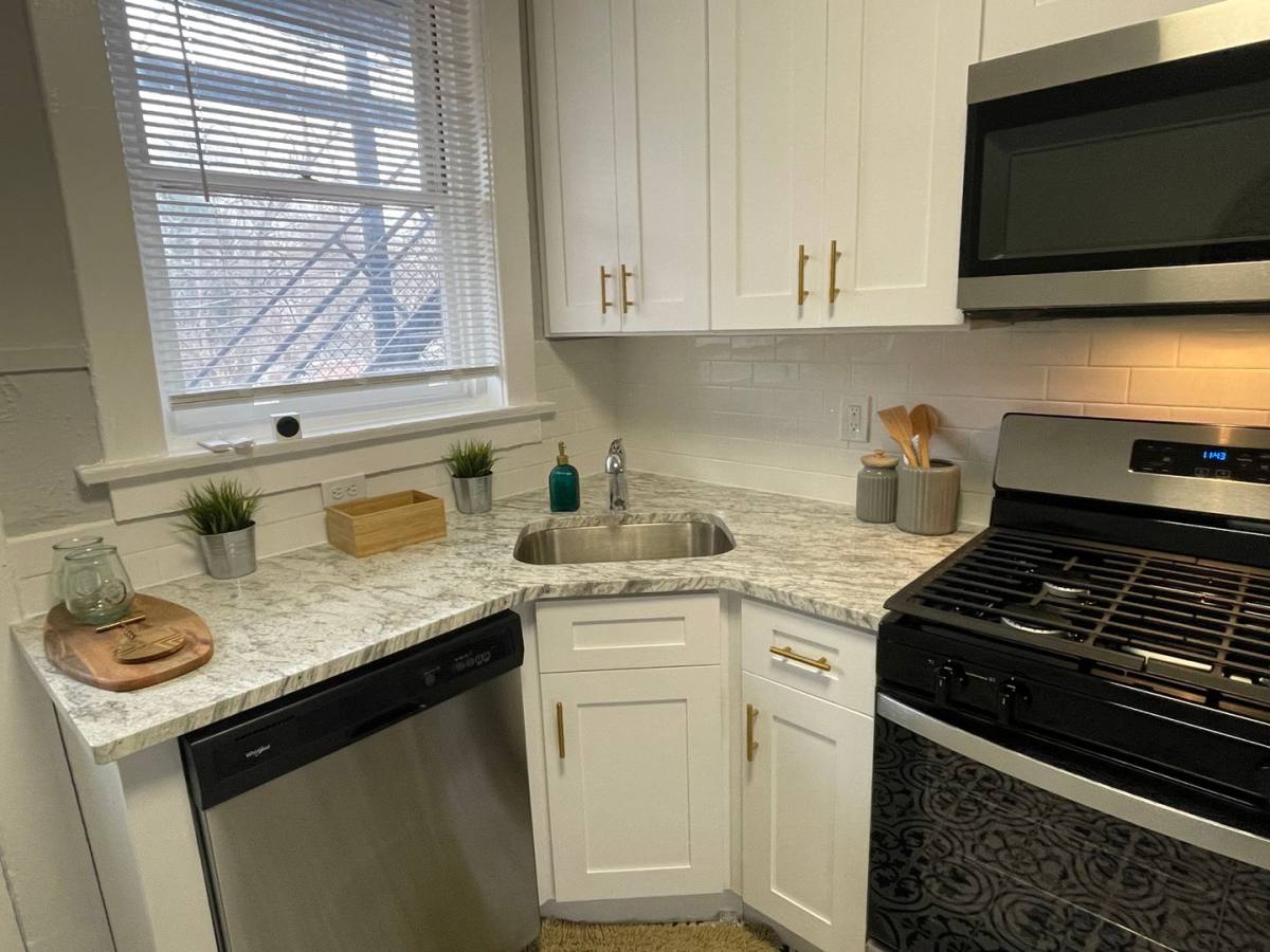 Apartment for rent at 4205 Botanical Ave #3W, Saint Louis, MO 63110