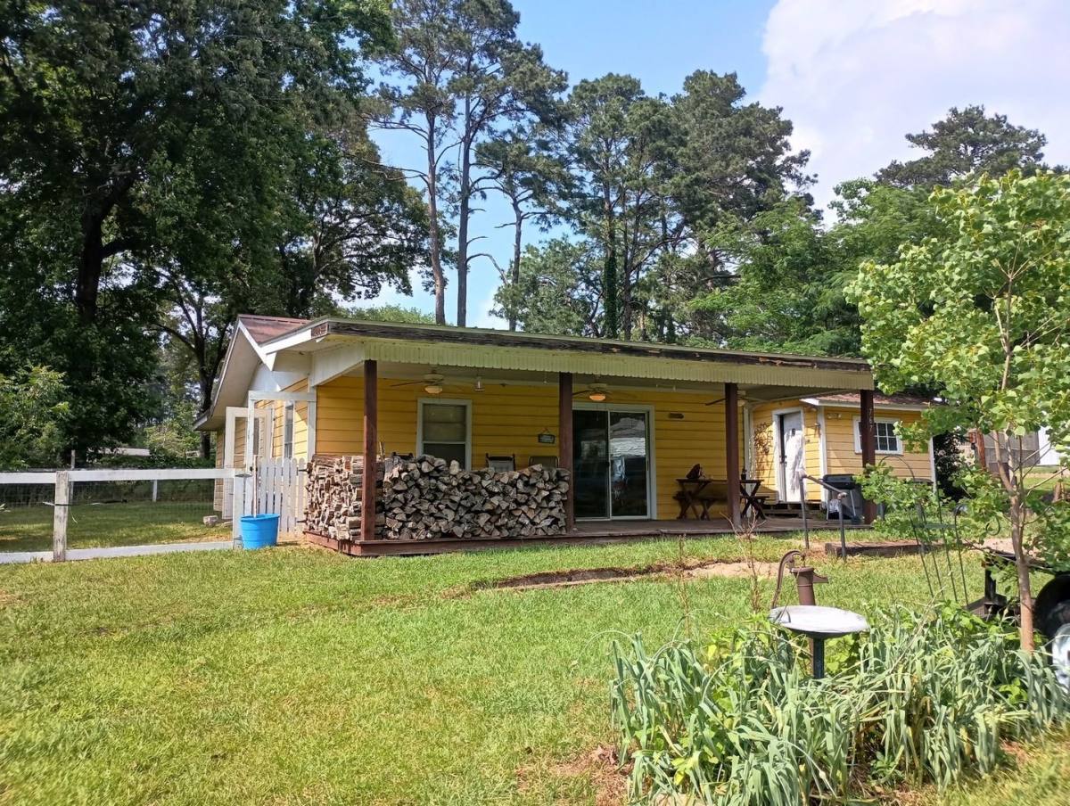 House for rent at 767 Co Rd, Jasper, TX 75951
