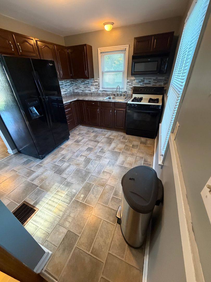 House for rent at 3200 Edgewood Dr, Evansville, IN 47712
