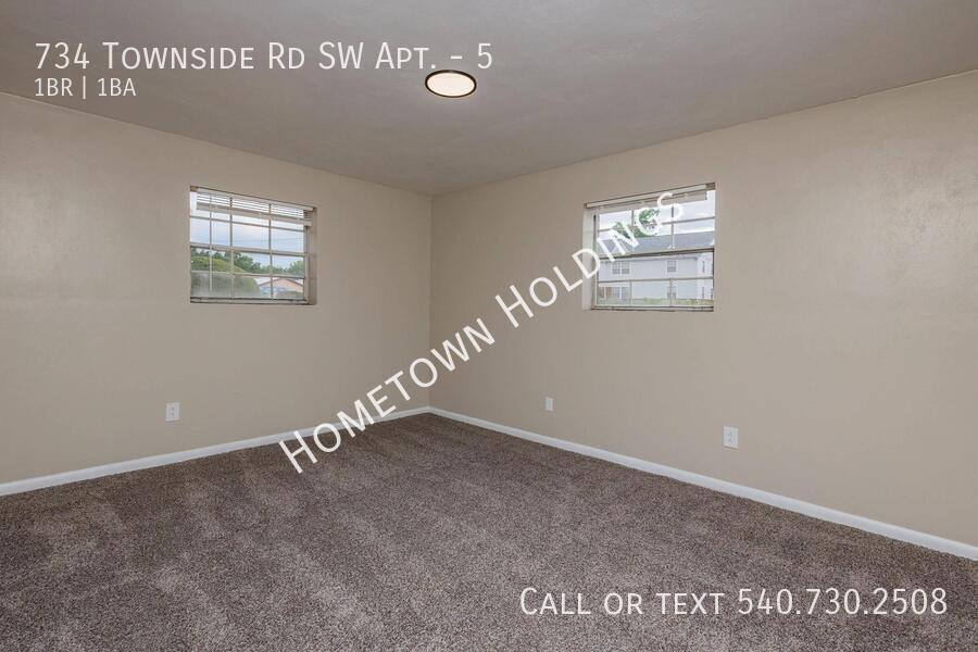 Apartment for rent at 734 Townside Rd SW #5, Roanoke, VA 24014