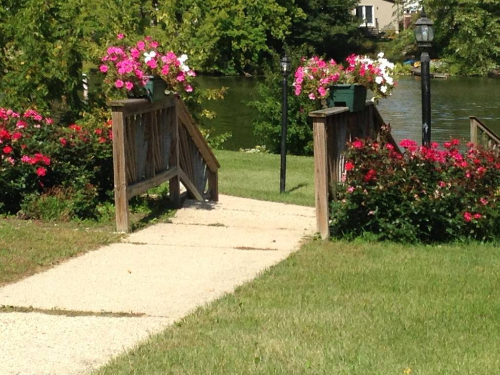 Apartment for rent at 231 N Fowler St, Oconomowoc, WI 53066