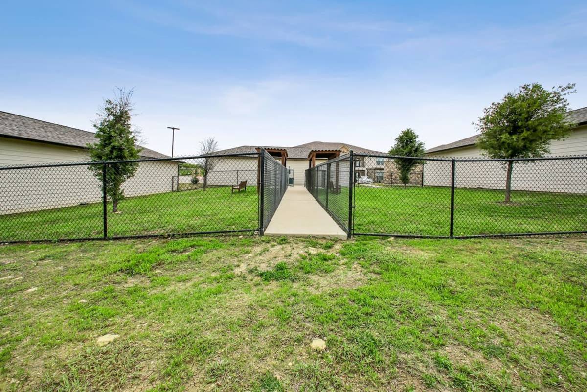 Apartment for rent at 2991 Lakeside Dr, Midlothian, TX 76065