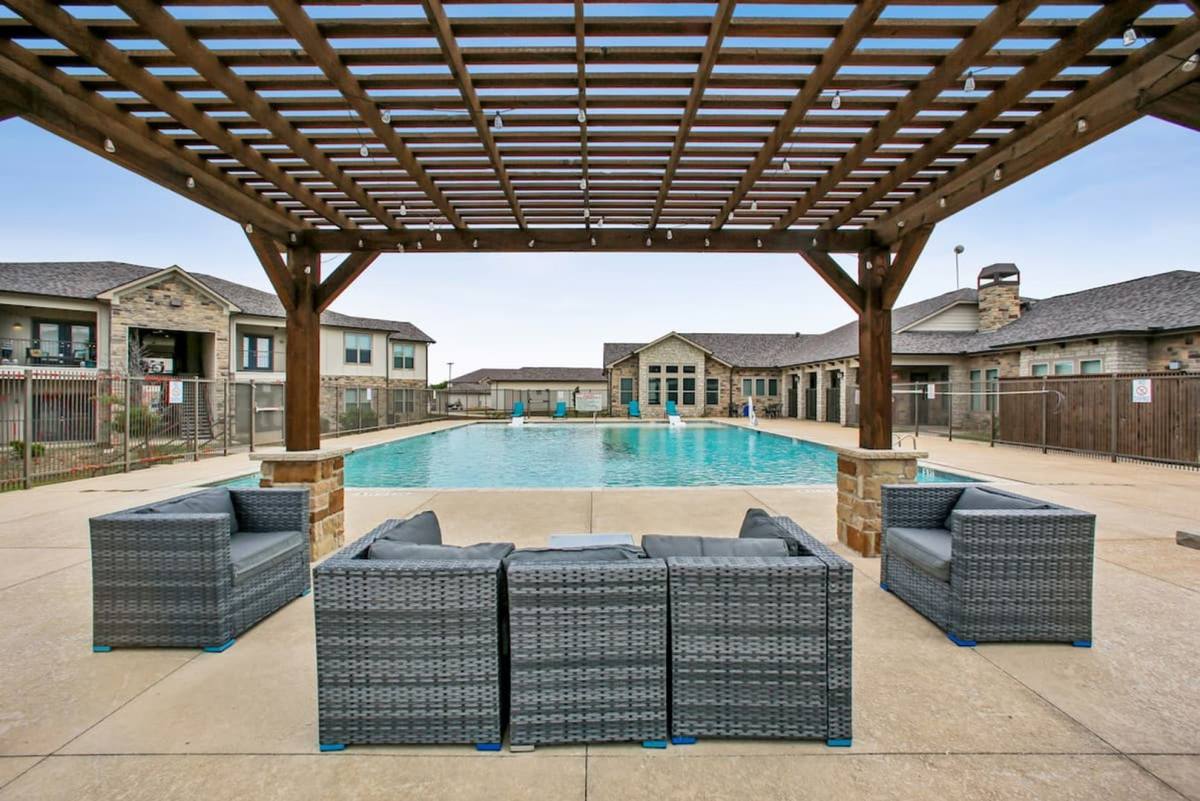 Apartment for rent at 2991 Lakeside Dr, Midlothian, TX 76065