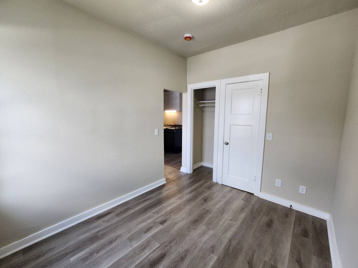 Apartment for rent at 102 E Robinson St, Knoxville, IA 50138
