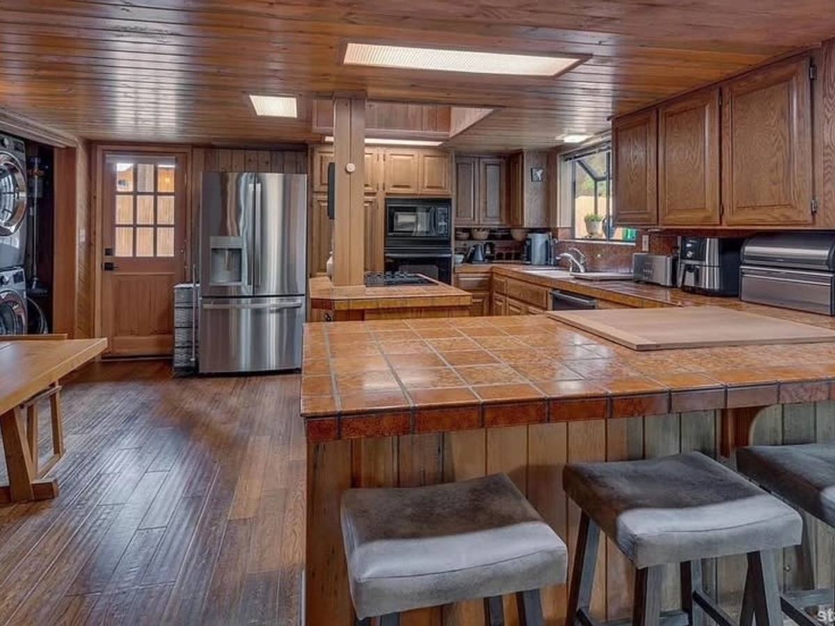House for rent at 1858 Narragansett Circle, South Lake Tahoe, CA 96150