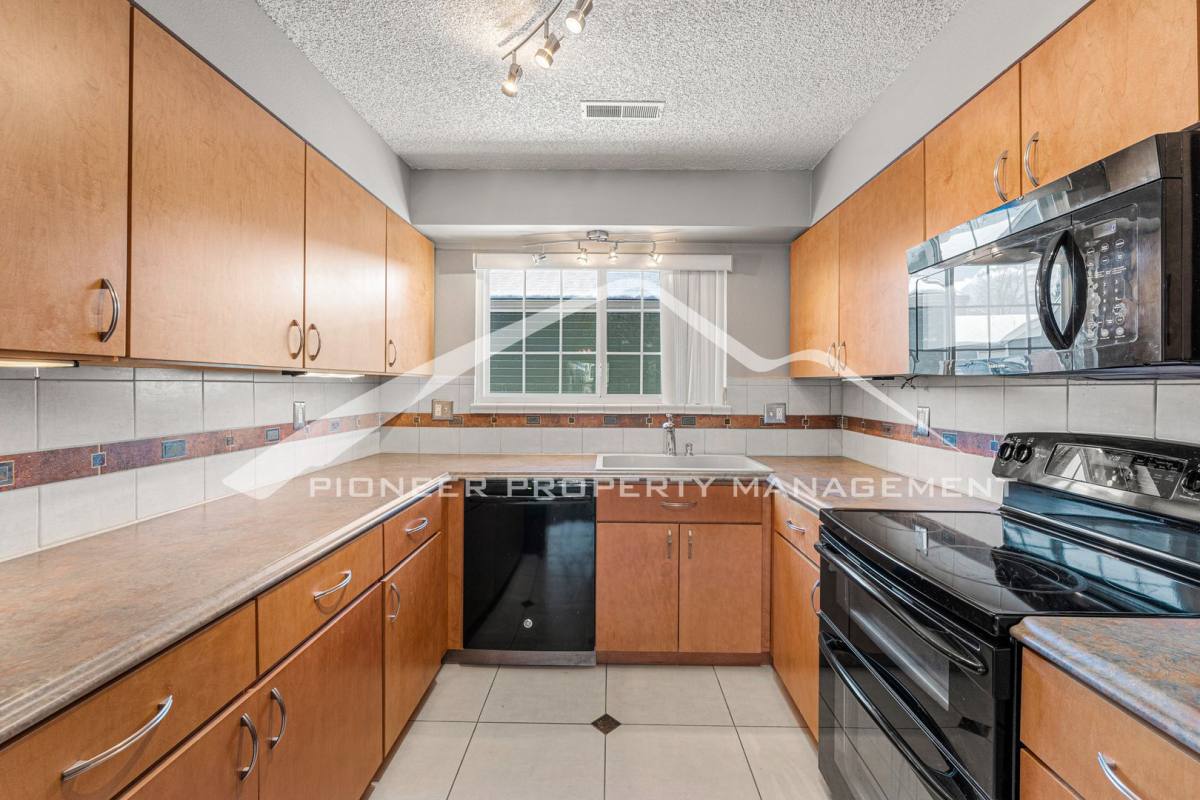 Townhouse for rent at 3417 S Ammons St, Denver, CO 80227