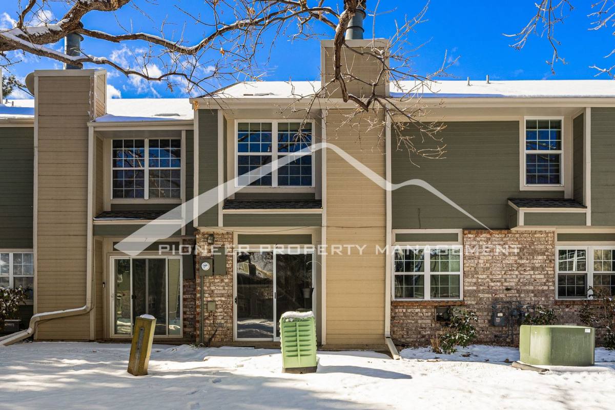Townhouse for rent at 3417 S Ammons St, Denver, CO 80227