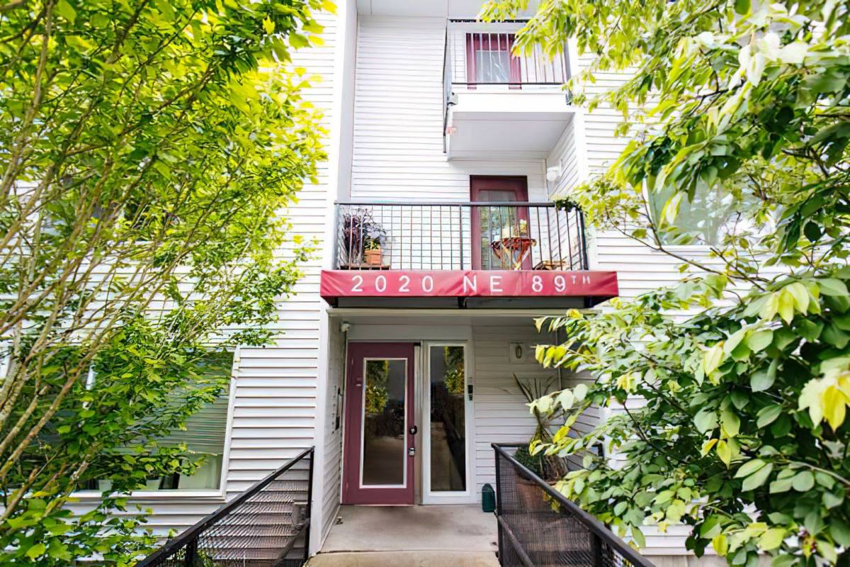 Apartment for rent at 2020 NE 89th St, Seattle, WA 98115