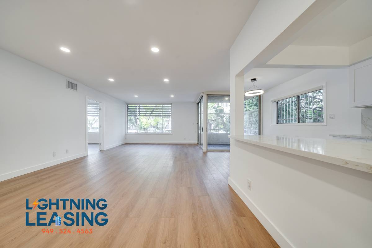 Apartment for rent at 408 N Palm Dr #101, Beverly Hills, CA 90210
