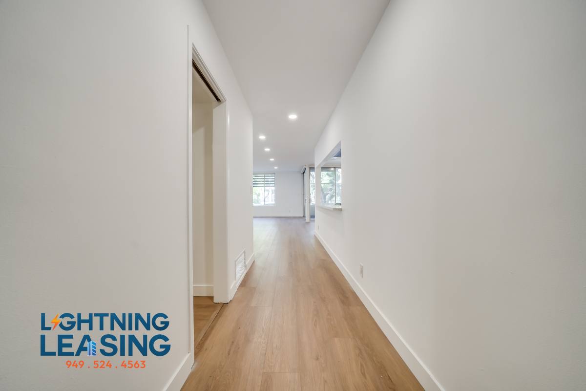 Apartment for rent at 408 N Palm Dr #101, Beverly Hills, CA 90210