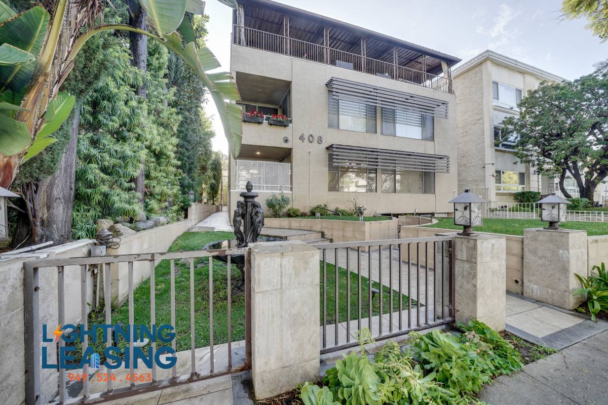 Apartment for rent at 408 N Palm Dr #101, Beverly Hills, CA 90210