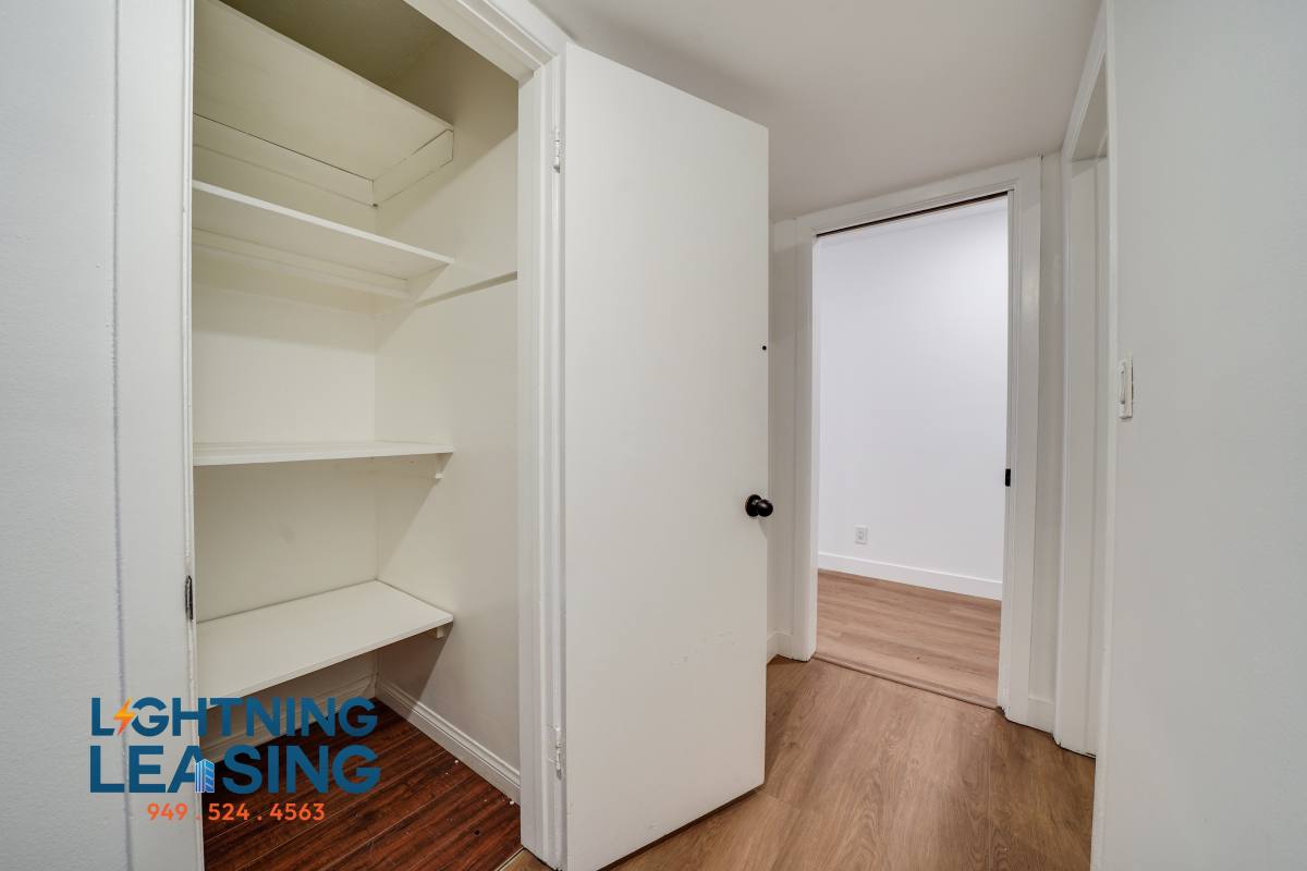 Apartment for rent at 408 N Palm Dr #101, Beverly Hills, CA 90210