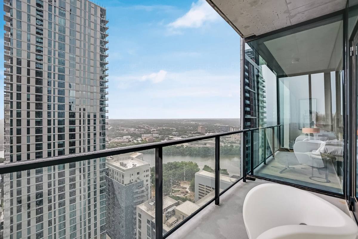 Apartment for rent at 611 Davis St #A6-11, Austin, TX 78701