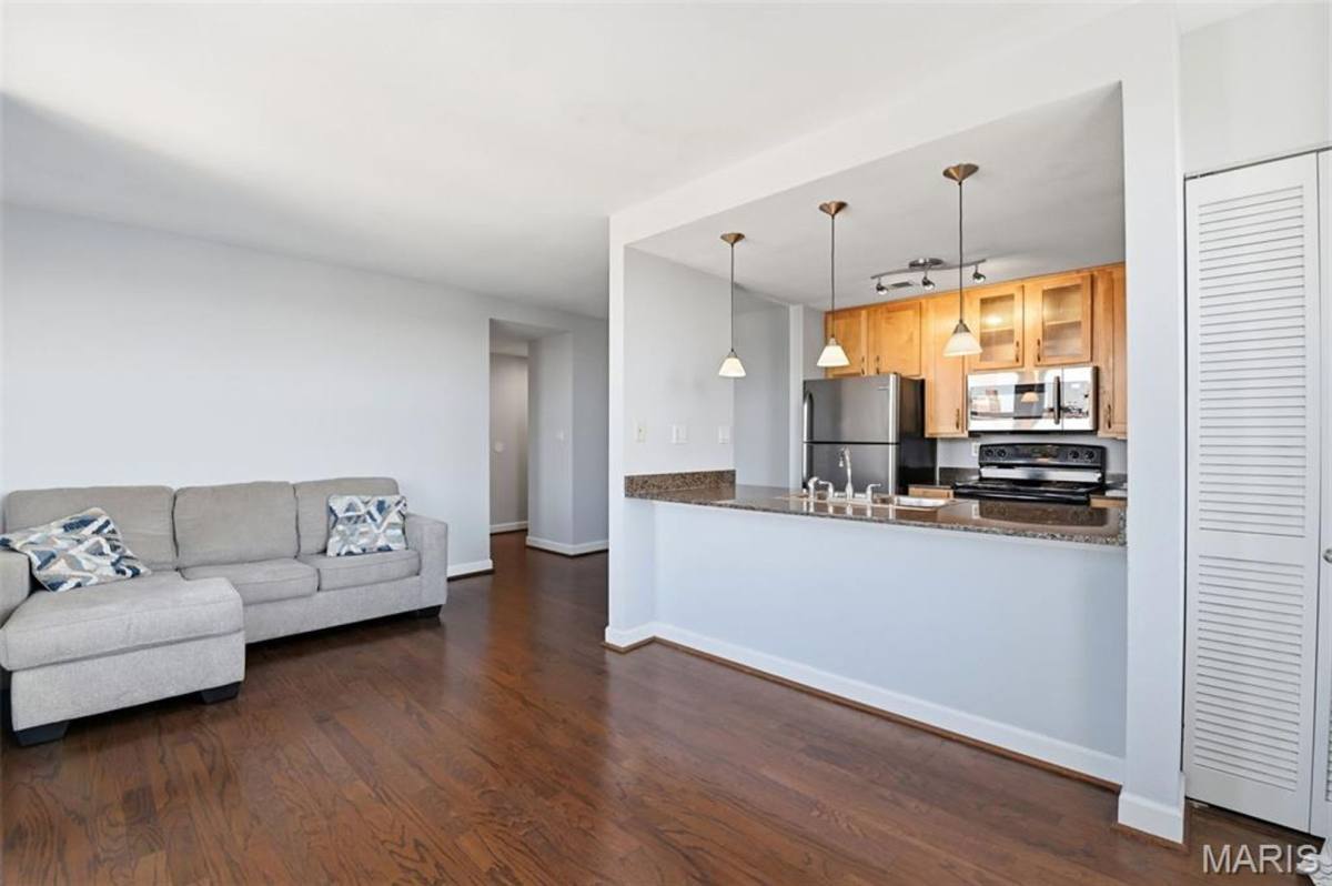 Condo for rent at 5330 Pershing Ave, Saint Louis, MO 63112