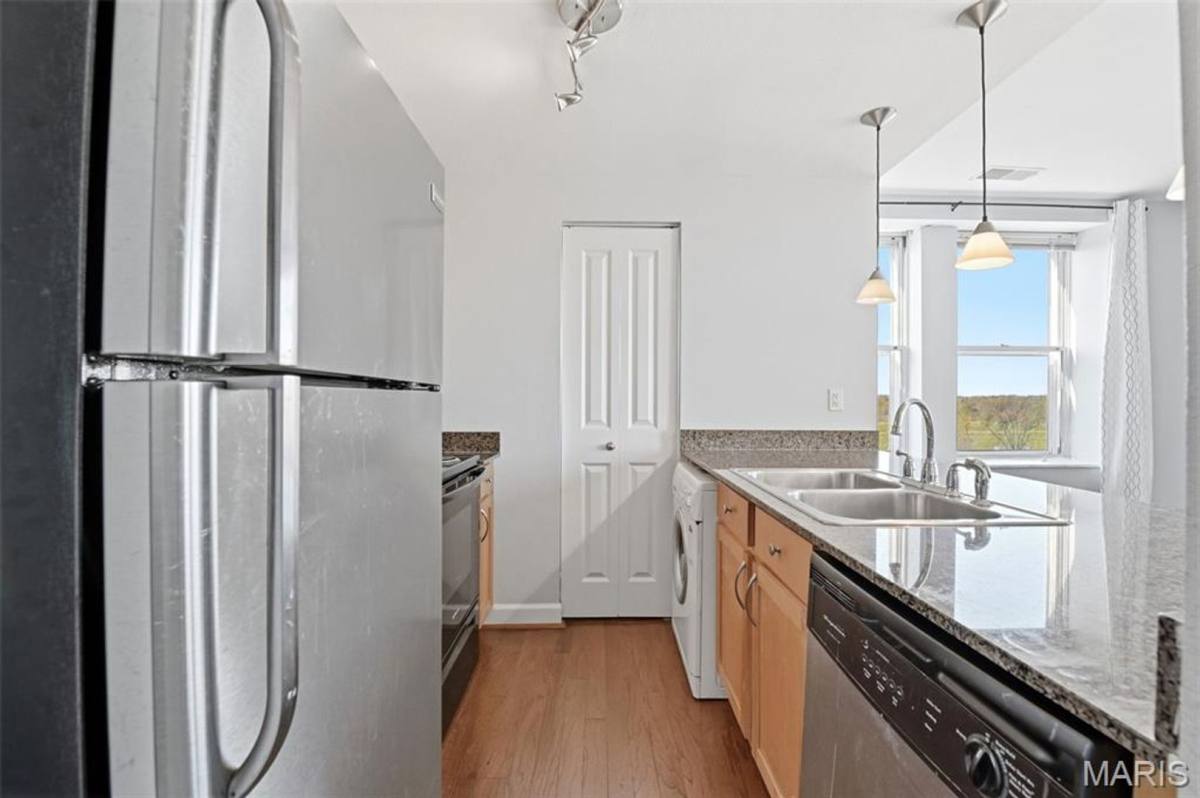 Condo for rent at 5330 Pershing Ave, Saint Louis, MO 63112