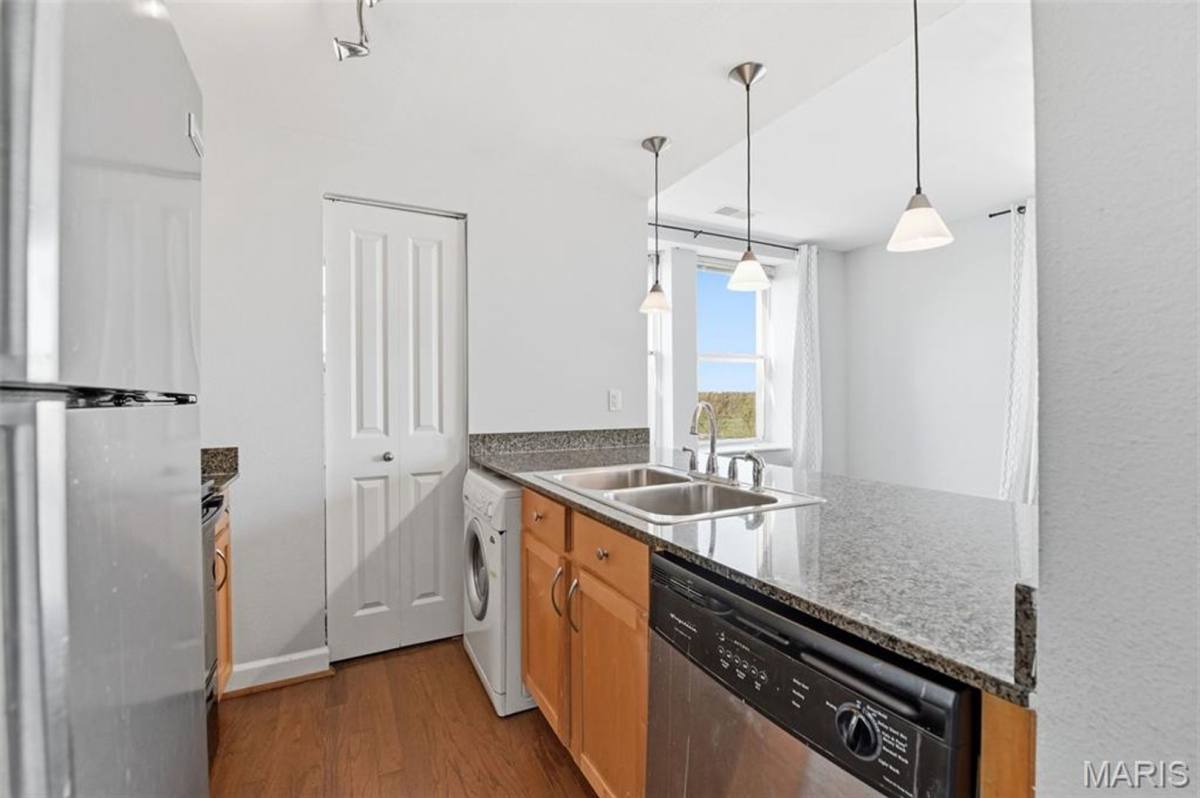 Condo for rent at 5330 Pershing Ave, Saint Louis, MO 63112
