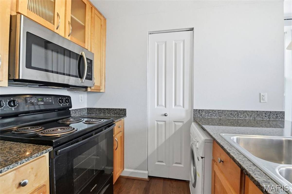 Condo for rent at 5330 Pershing Ave, Saint Louis, MO 63112