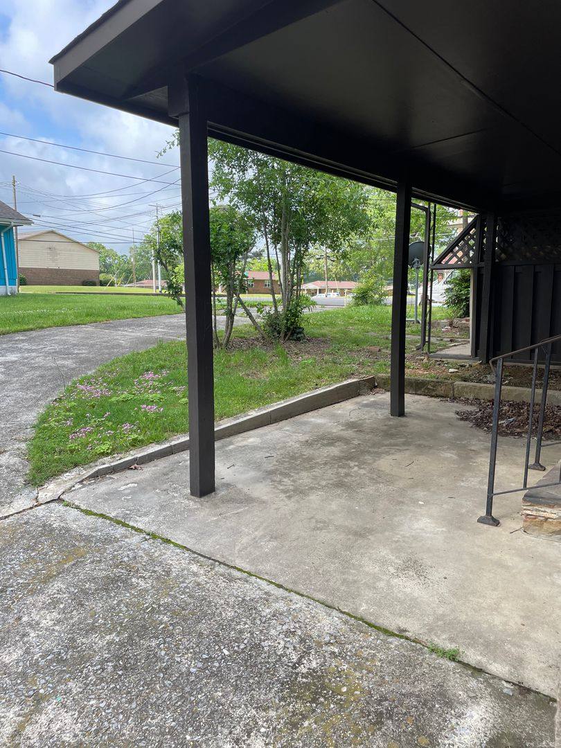 Apartment for rent at 1406 5th St SW, Cullman, AL 35055