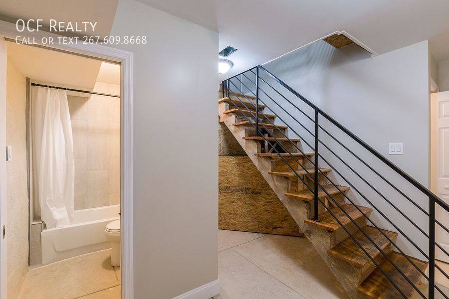 Apartment for rent at 1126 E Passyunk Ave #1, Philadelphia, PA 19147