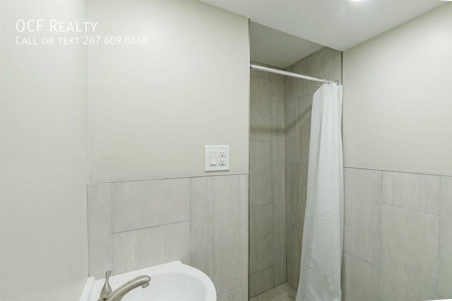 Apartment for rent at 1126 E Passyunk Ave #1, Philadelphia, PA 19147