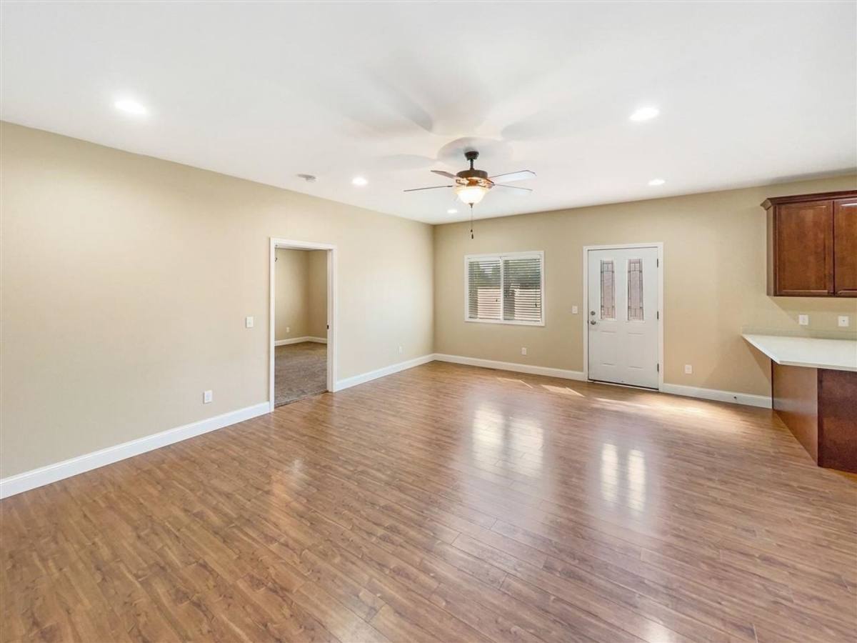 Apartment for rent at 414 2nd Ave SW, Surrey, ND 58785