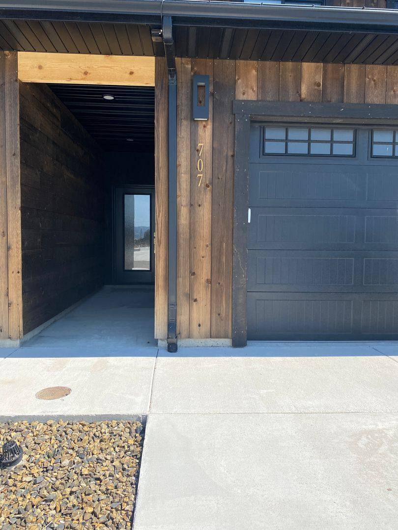 Townhouse for rent at 727 Stone Peak Loop, Driggs, ID 83422