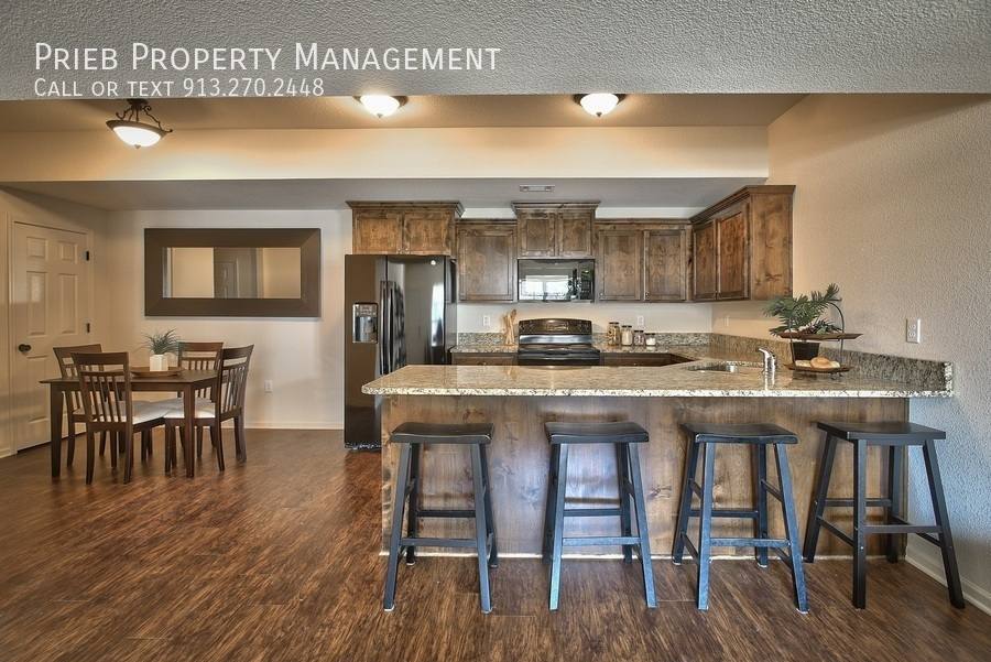 Townhouse for rent at 12663 S Prairie Creek Rd, Olathe, KS 66061
