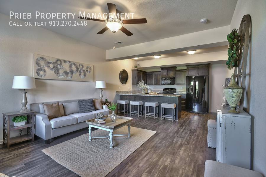 Townhouse for rent at 12663 S Prairie Creek Rd, Olathe, KS 66061
