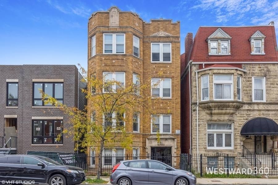Apartment for rent at 3012 W Warren Blvd #1R, Chicago, IL 60612