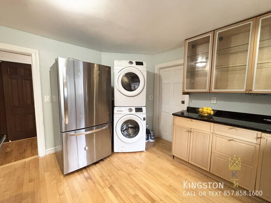 Apartment for rent at 9 Reservoir Rd #1R, Chestnut Hill, MA 02467