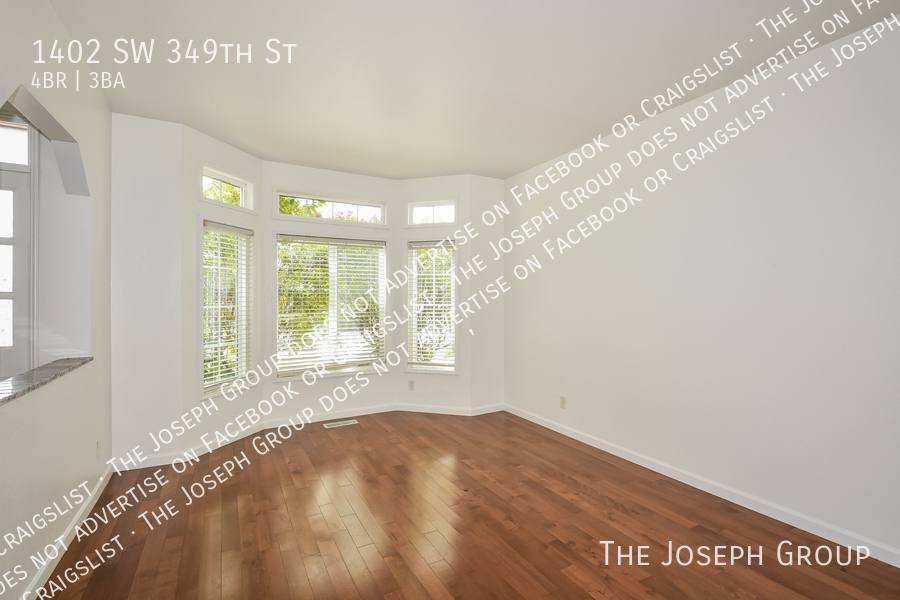 House for rent at 1402 SW 349th St, Federal Way, WA 98023