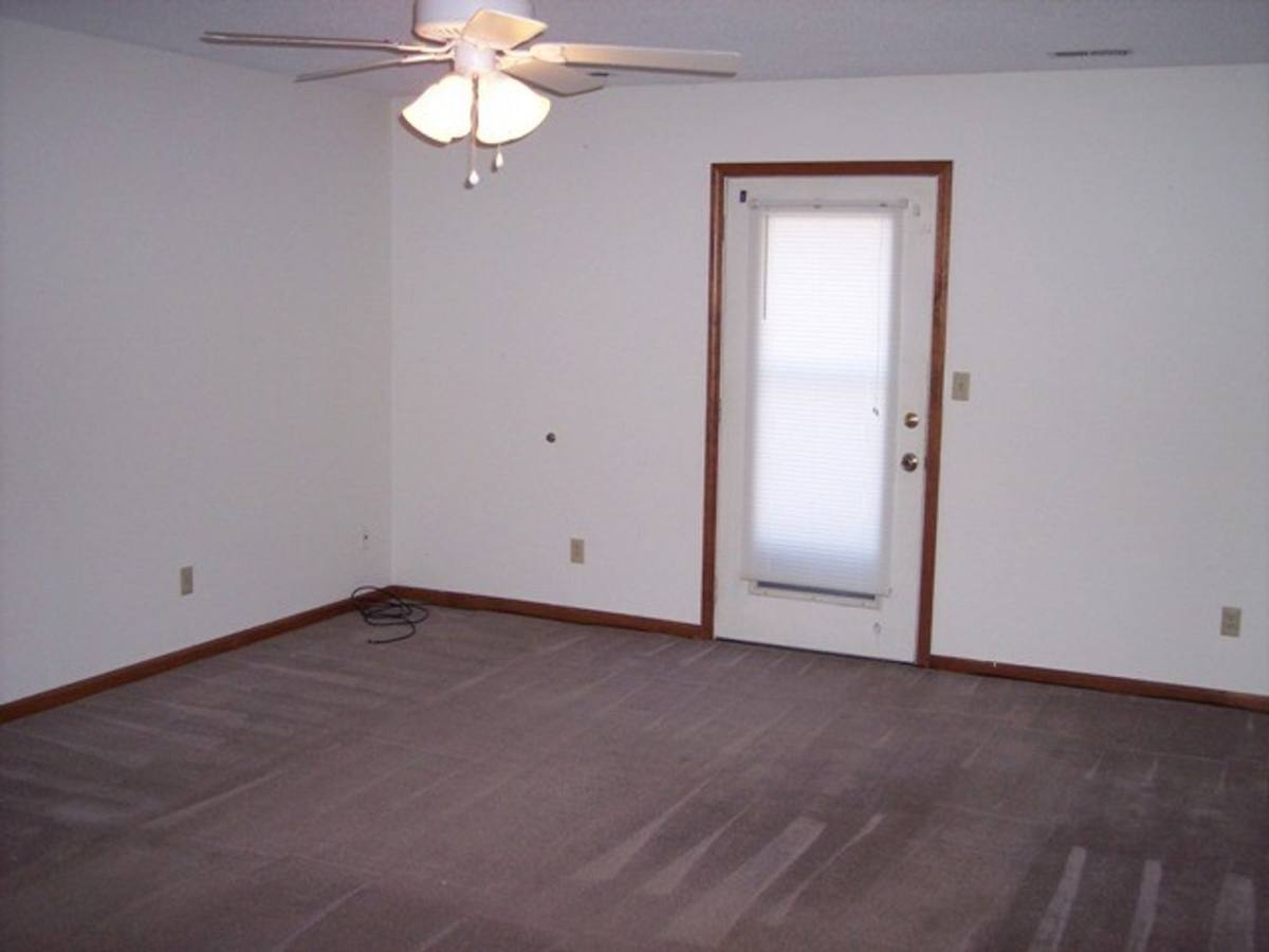 Apartment for rent at 807 Foster Lane, Warrensburg, MO 64093