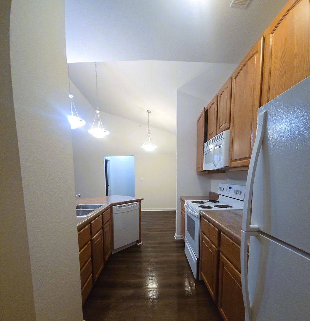 Apartment for rent at 8011 Valle Creek Parkway, Barnhart, MO 63012