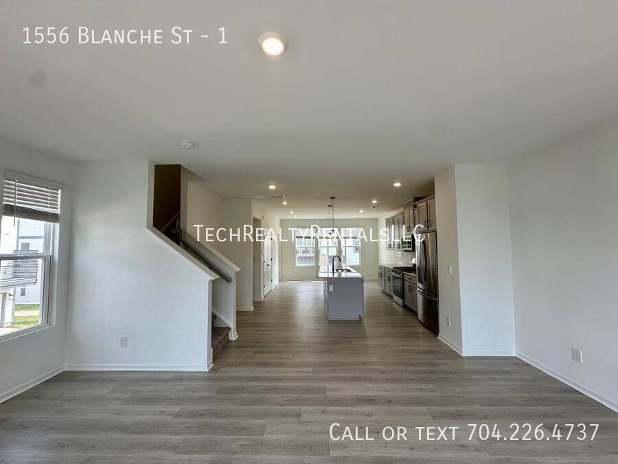 Townhouse for rent at 1556 Blanche St #1, Charlotte, NC 28262