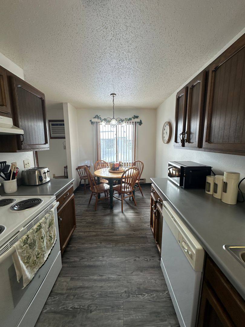 Apartment for rent at 611 Eglon Ave, Glyndon, MN 56547
