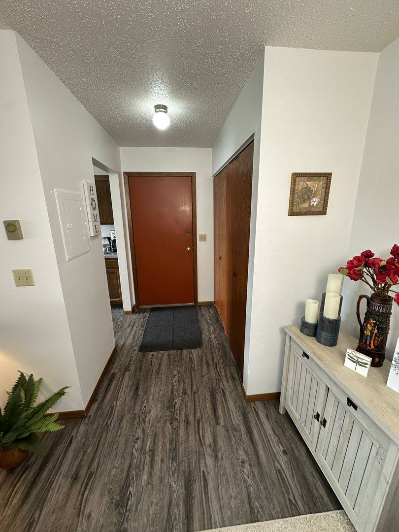 Apartment for rent at 611 Eglon Ave, Glyndon, MN 56547