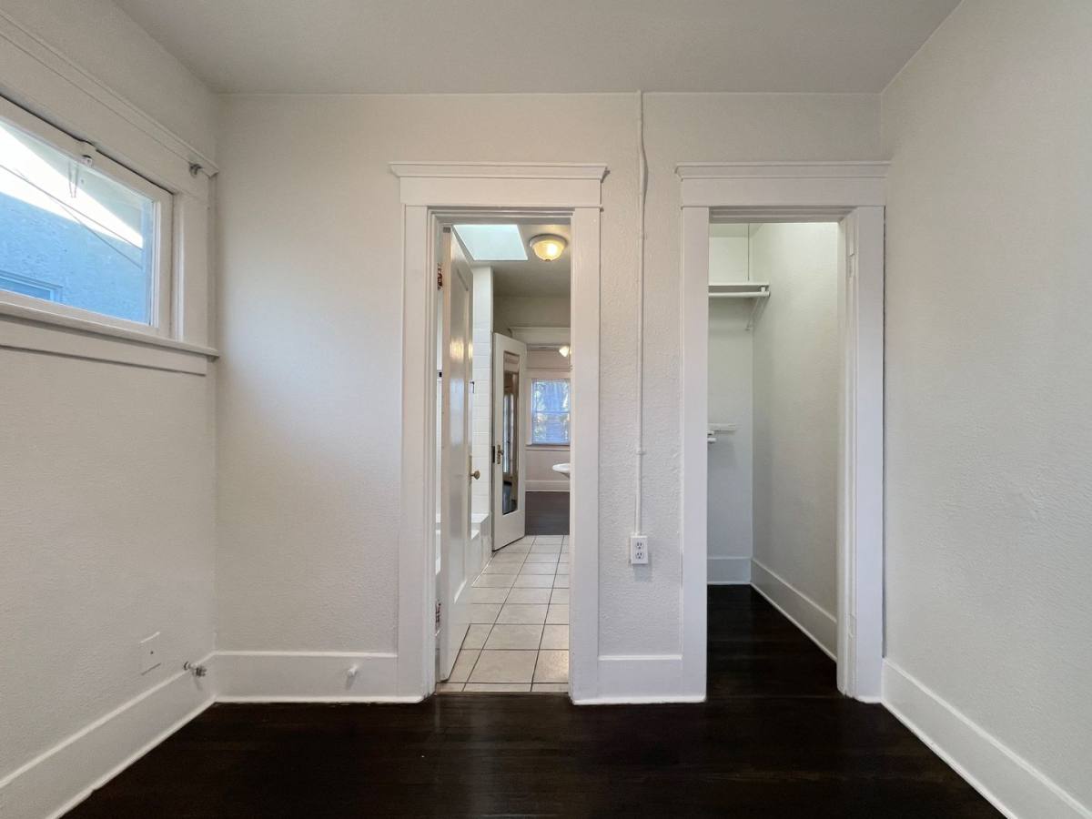 Apartment for rent at 1239 E Florida St, Long Beach, CA 90802