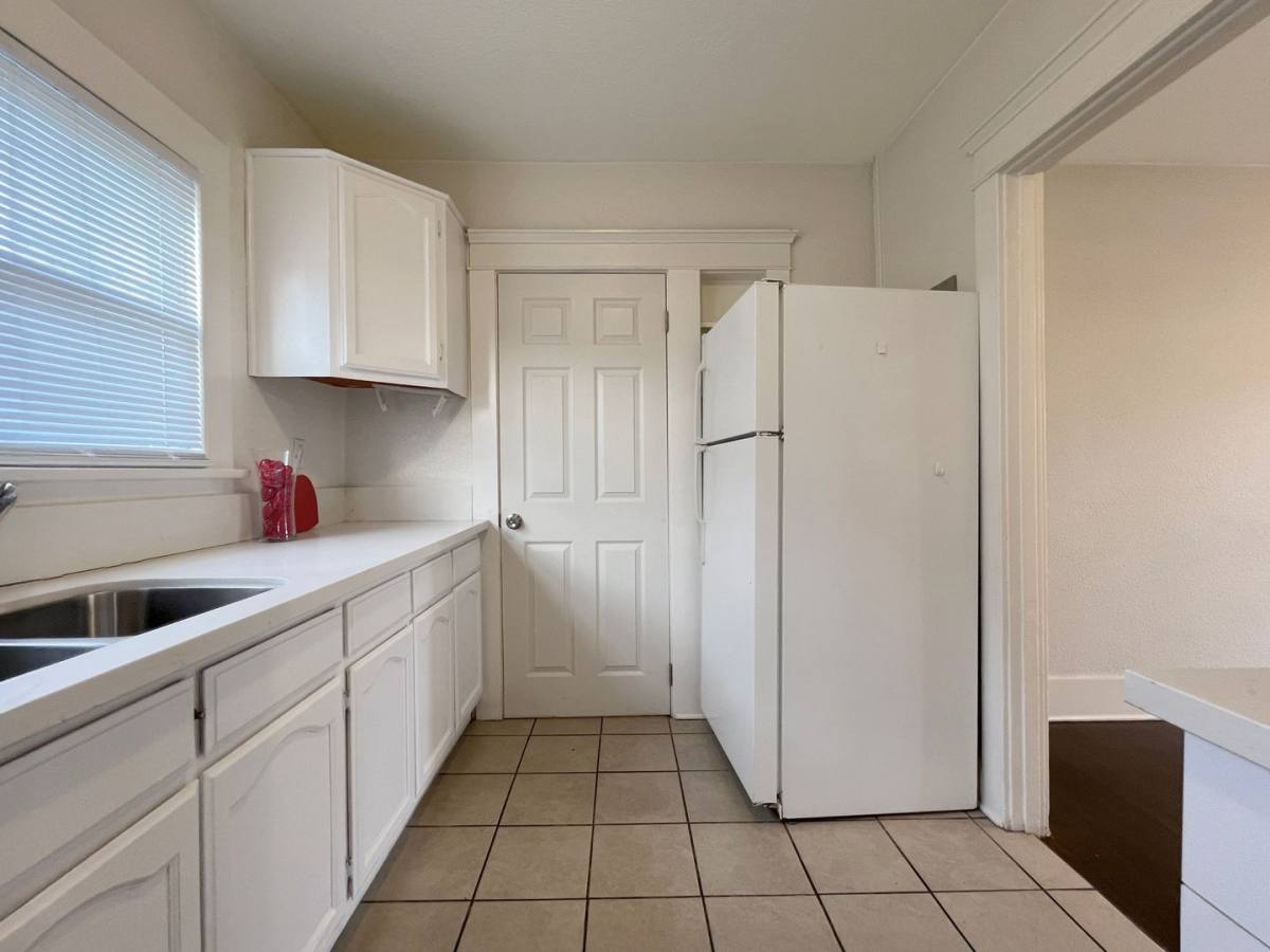 Apartment for rent at 1239 E Florida St, Long Beach, CA 90802