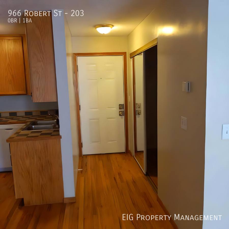 Condo for rent at 966 Robert St #203, Saint Paul, MN 55118