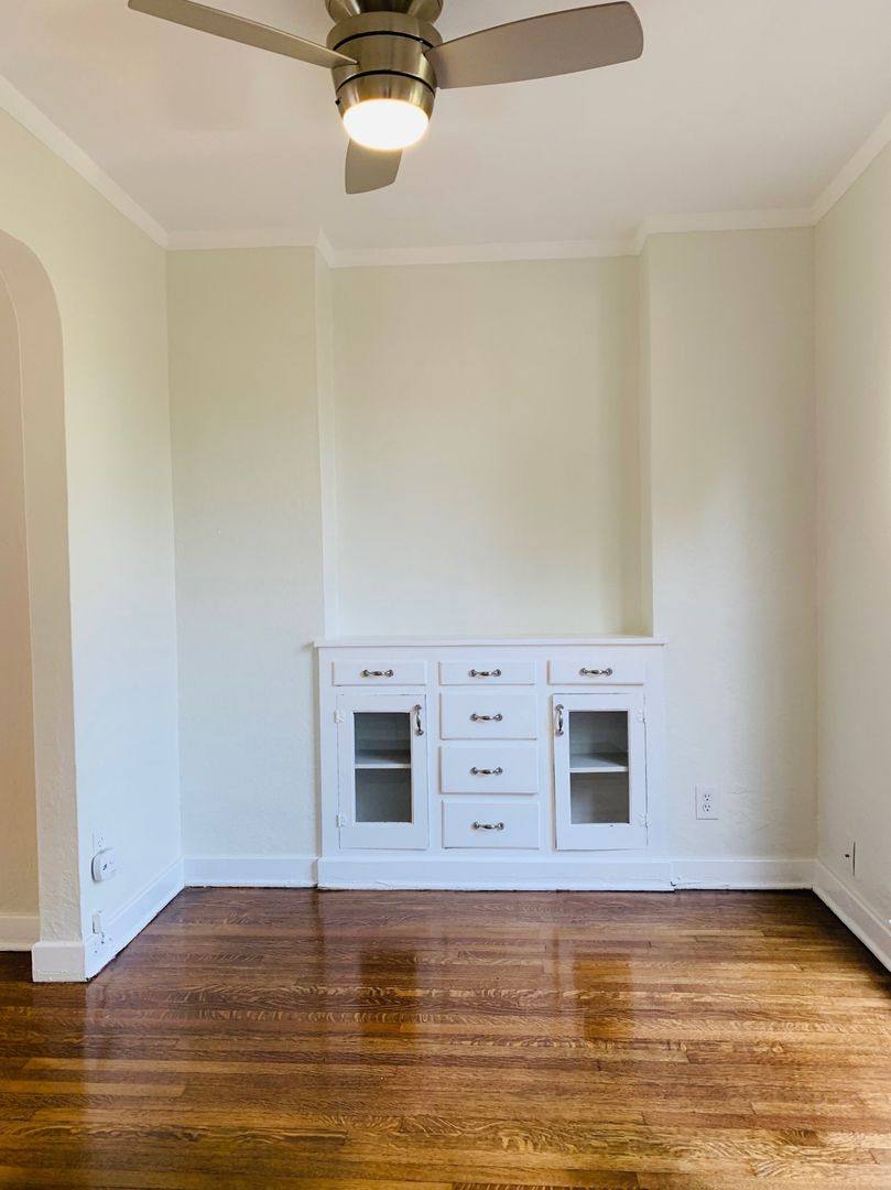 Apartment for rent at 1287 Queen Anne Place, Los Angeles, CA 90019