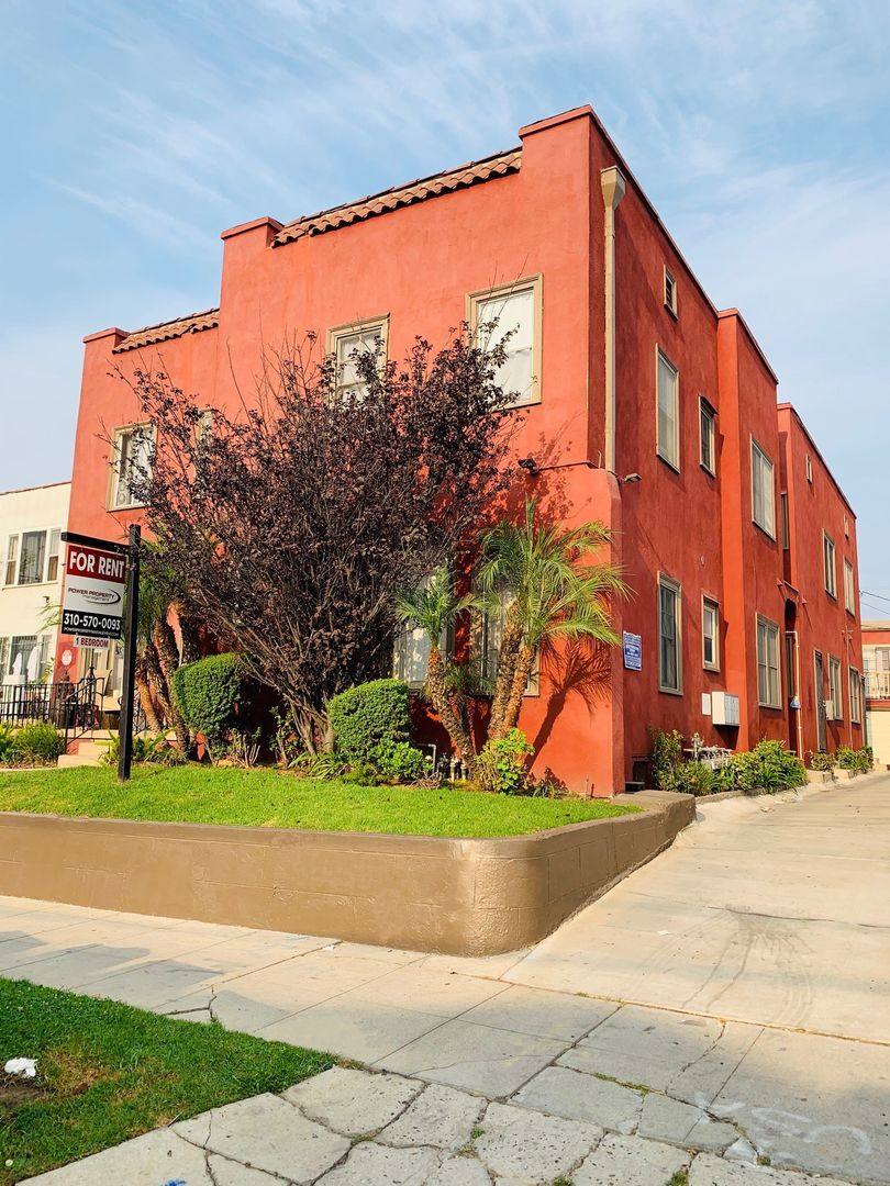 Apartment for rent at 1287 Queen Anne Place, Los Angeles, CA 90019