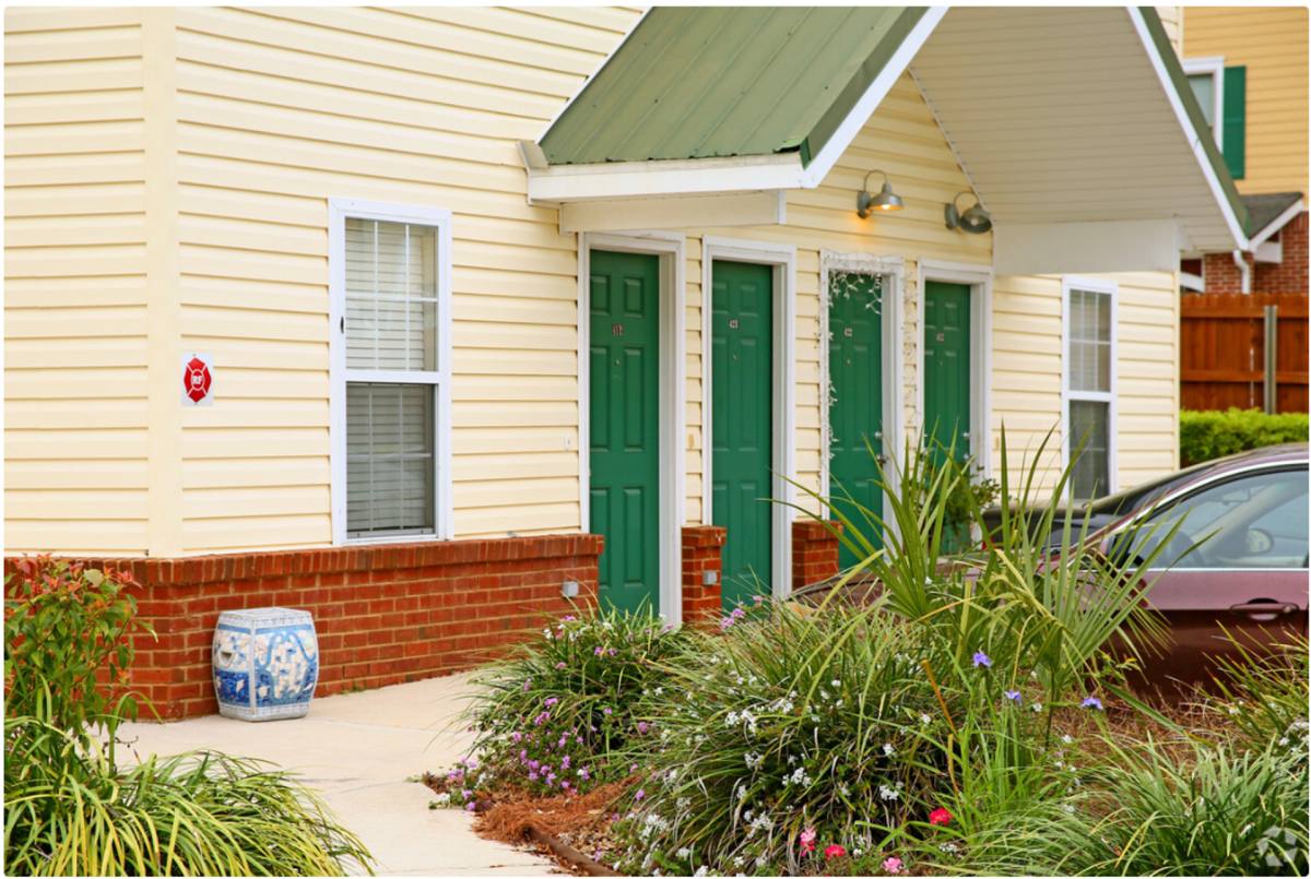 Apartment for rent at 990 W Brevard St, Tallahassee, FL 32304